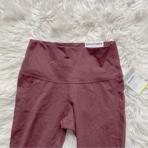 ❌ SOLD! NWT Old Navy High Rise Crop Balance Leggings